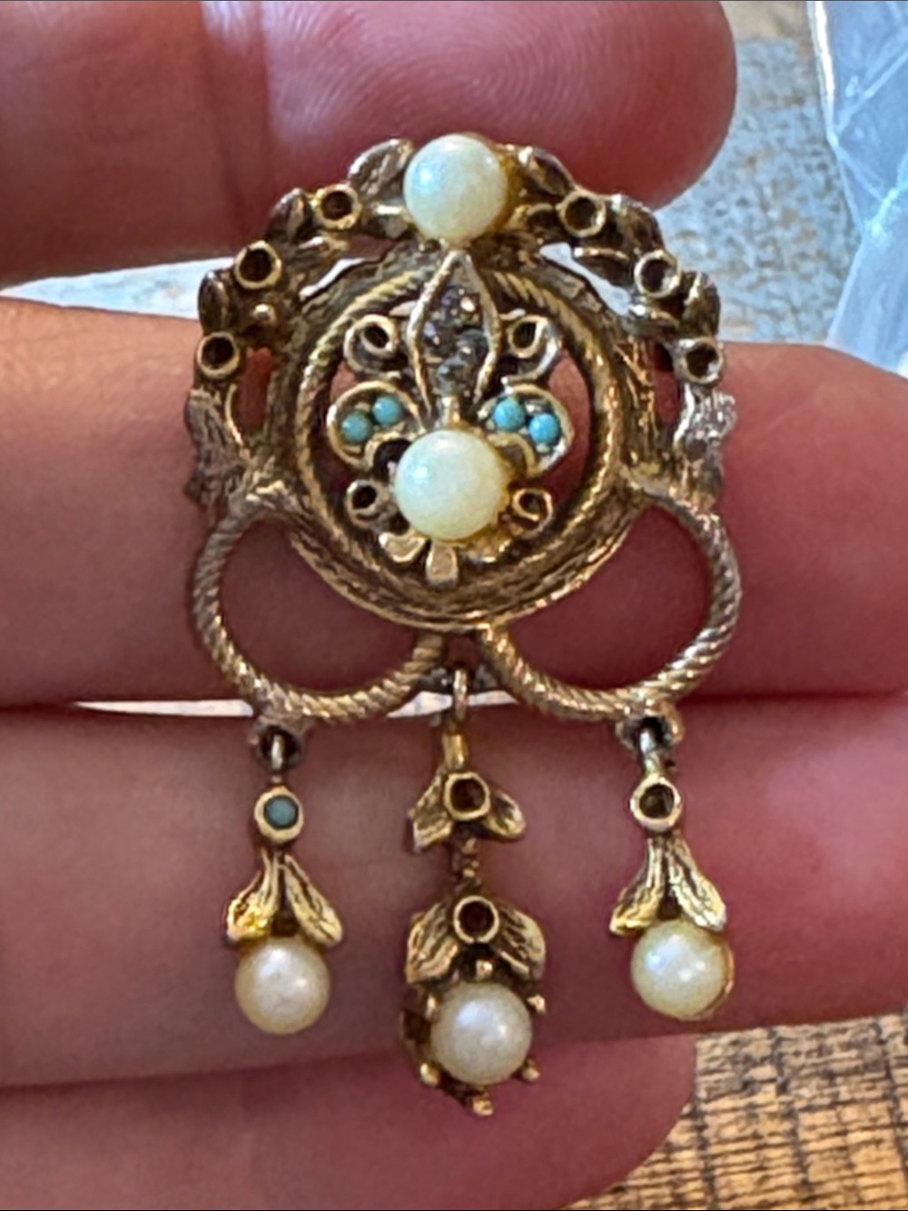 Vintage Goldette gold-Tone Pearl and Turquoise brooch/pin
